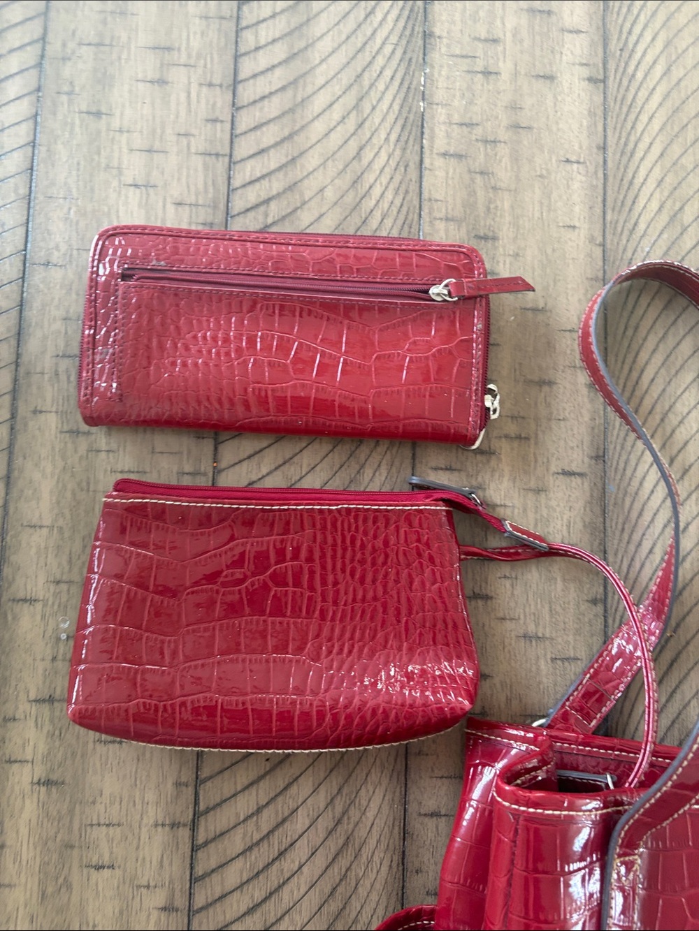 liz & co. Red Croc-Embossed Shoulder Bag with Matching Wallets - Picture 5 of 16